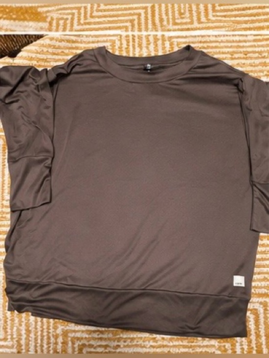 Vuori Tops - Vuori Halo Performance Crew Pullover Cocoa Brown Size Medium Worn Once EUC